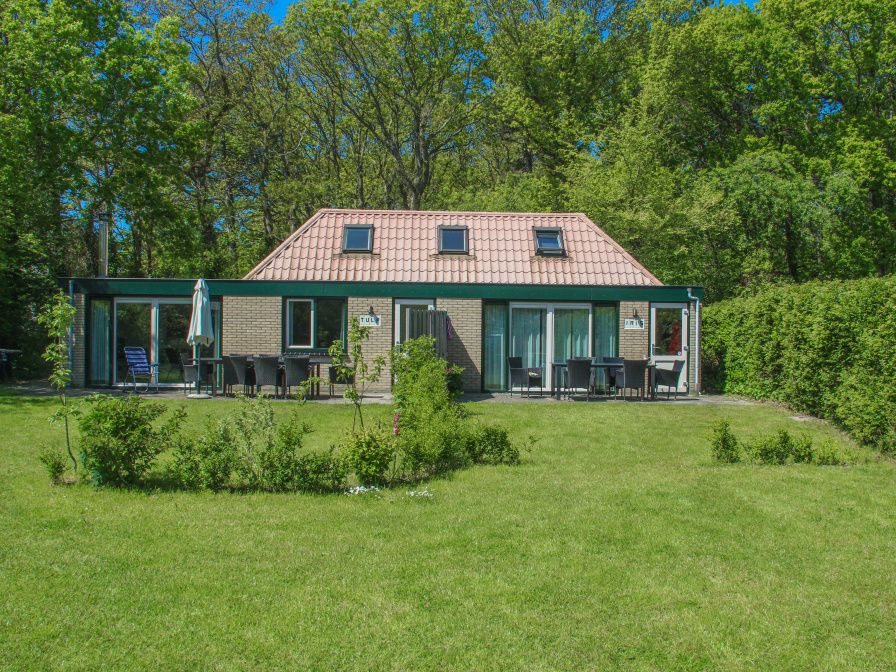 Bollenveld - de Iris Ferienhaus in De Dennen, Texel mit grossem Garten und Terrasse zum Entspannen in der Natur.