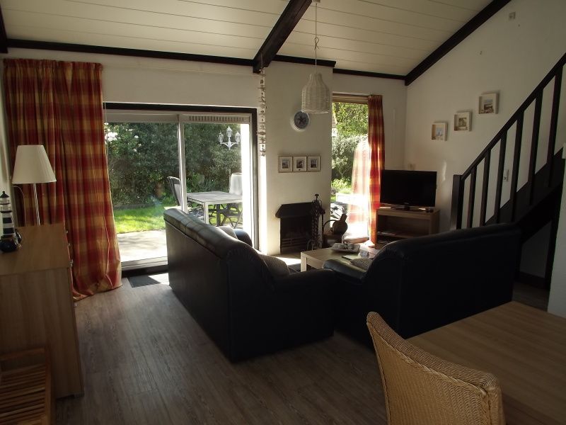 Gemuetliches Wohnzimmer im Ferienhaus Gortersmient 242, De Dennen, Texel.