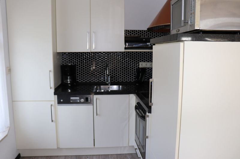 Vollstaendig ausgestattete Kueche des Ferienhauses Gortersmient 242, Texel.