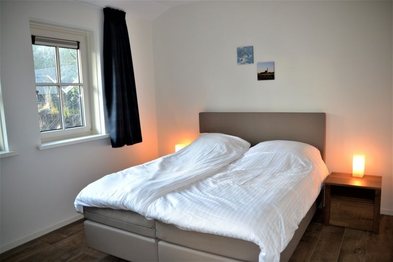 Comfortable double bedroom in Golden Raand, Texel.