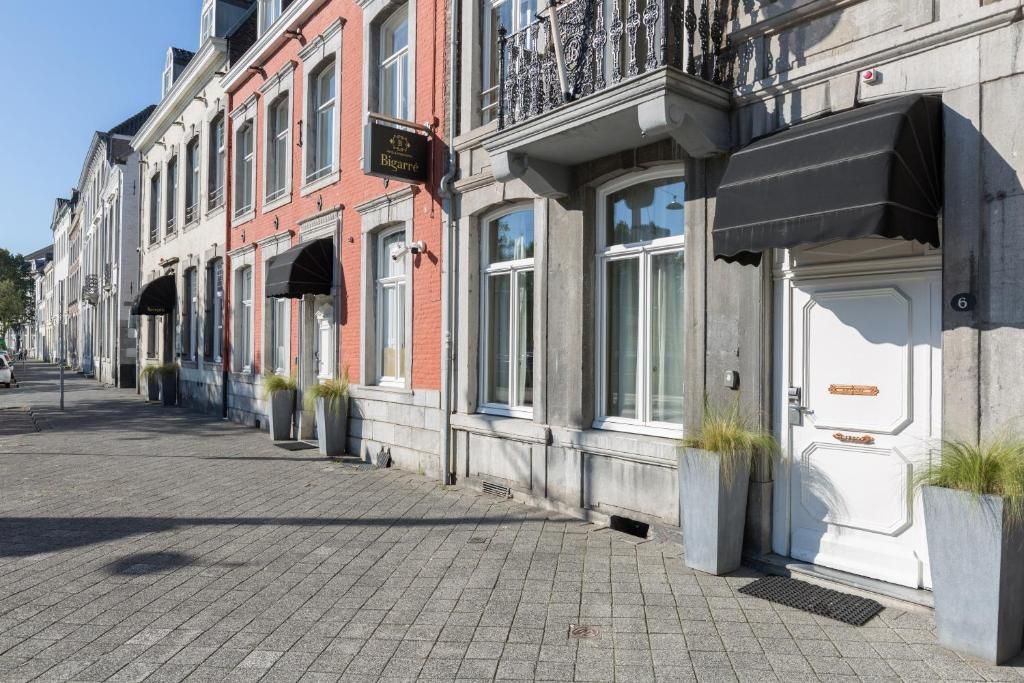 Characteristic facade of Hotel Bigarre Maastricht Centrum, vacation accommodation in Limburg.