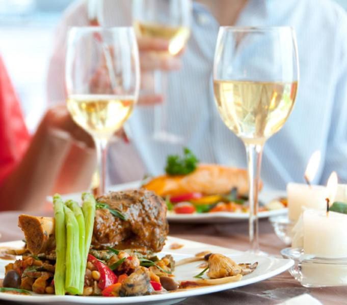 Gastronomic experience in Apartment Amelander-Kaap TIME-OUT with SWIMMING POOL, Hollum, Ameland, with delicious dishes.