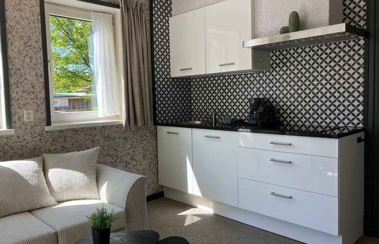 Moderne keuken in Huisje in Oosterend, vakantiehuis op Terschelling, Waddeneilanden.