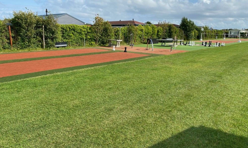 Sportveld bij De Clochard nr 37, Midsland Noord, Terschelling, Waddeneilanden.