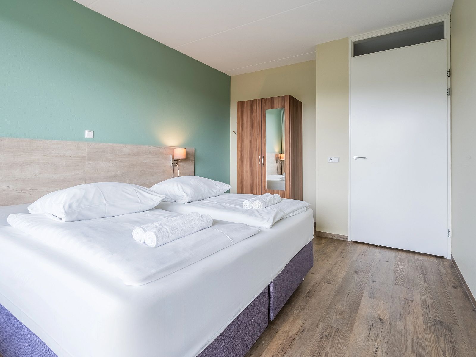 Zonnig balkon van West Terschelling 6-persoons appartement 6CA met uitzicht op de natuur, Terschelling, Waddeneilanden.