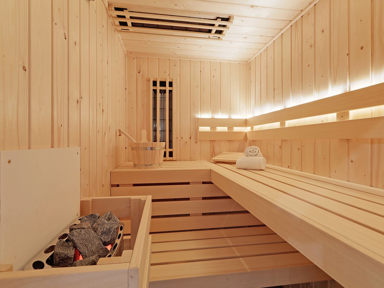 Roof terrace of 6-person penthouse 6LP, West-Terschelling, Wadden Islands with panoramic view over the dunes.