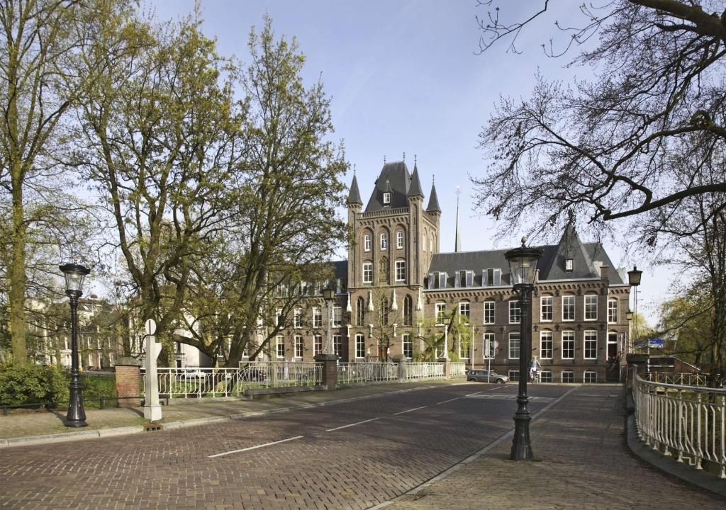 Pittoresk uitzicht op een kasteel in de buurt van NH Centre Utrecht Hotel, Utrecht.