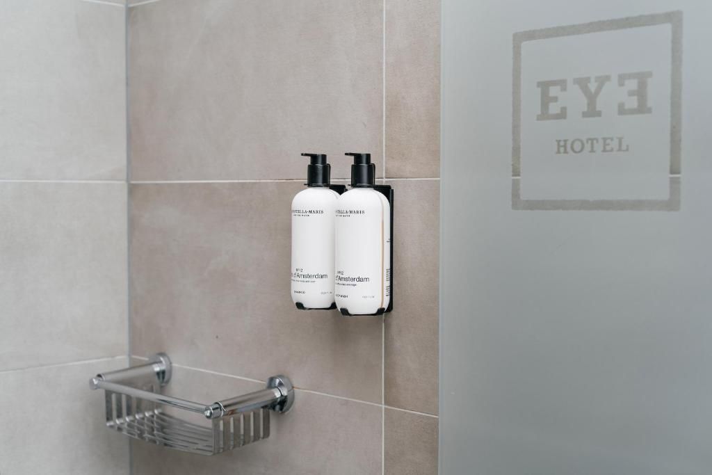 Luxe badkamerproducten in Eye Hotel Utrecht, ideaal voor vakantie.