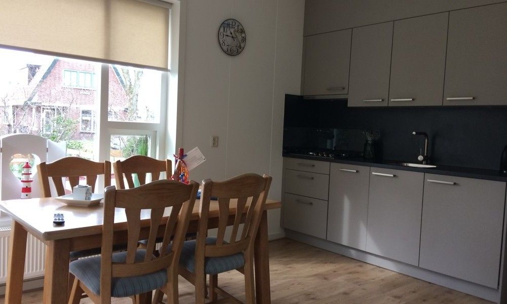 Wunderschoene Aussicht auf den Leuchtturm bei Oerd Ferienhaus, Hollum, Ameland.