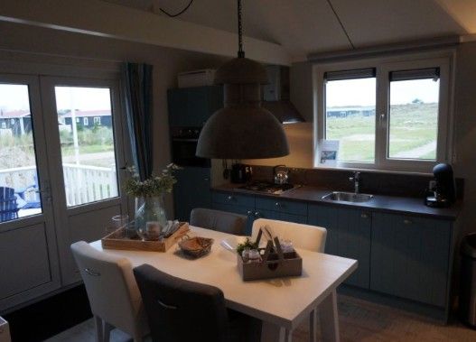 Modern kitchen in EILANDLODGE 4, Hollum, Ameland. Fully equipped vacation home on the beautiful Wadden Islands.