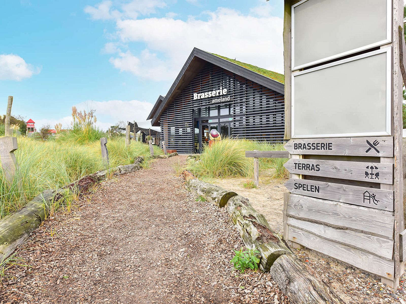 Brasserie nabij Vrijstaande woning in Hollum, Ameland, met toegang tot terras.