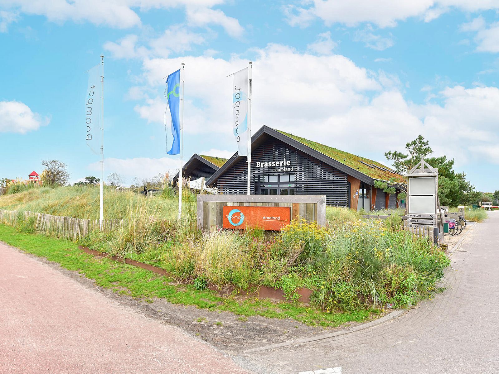 Brasserie Ameland in de buurt van Vrijstaande woning in Hollum, te midden van de natuur.