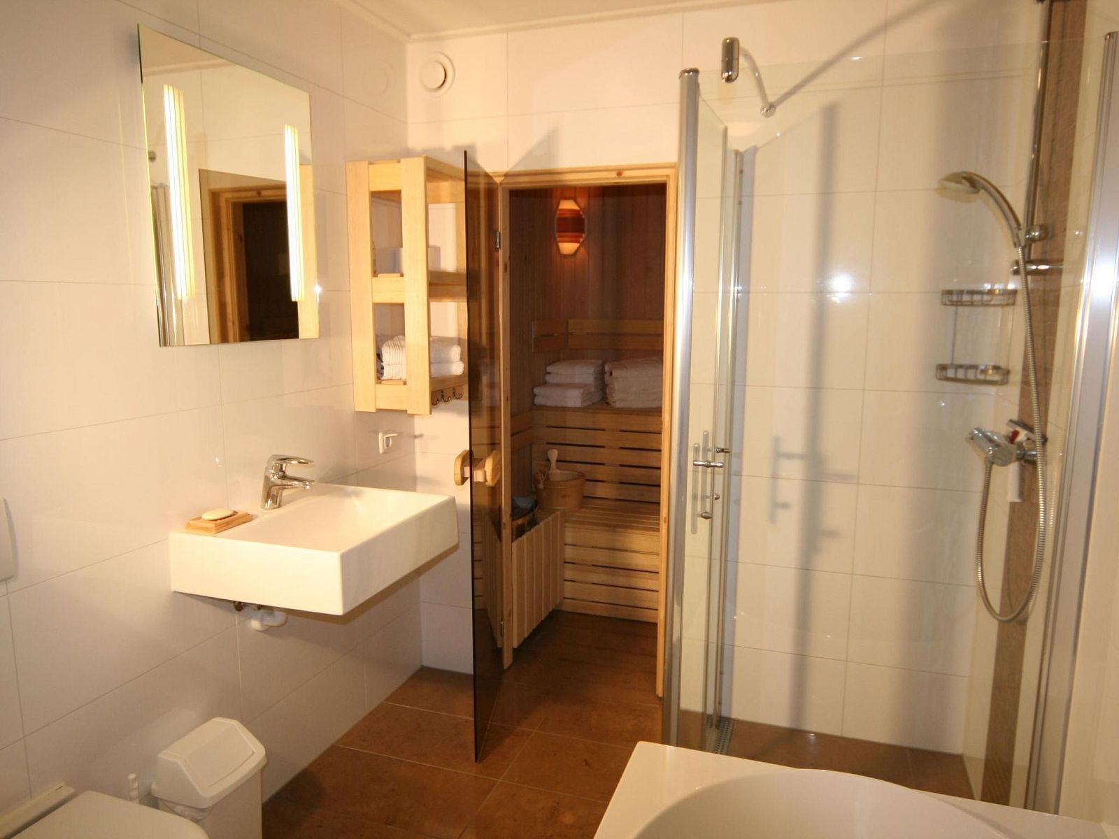 Guest house 0601148 - Holiday property IJsselmeer - Vakantiehuis Starvilla in Makkum mit Sauna und schöner Auss