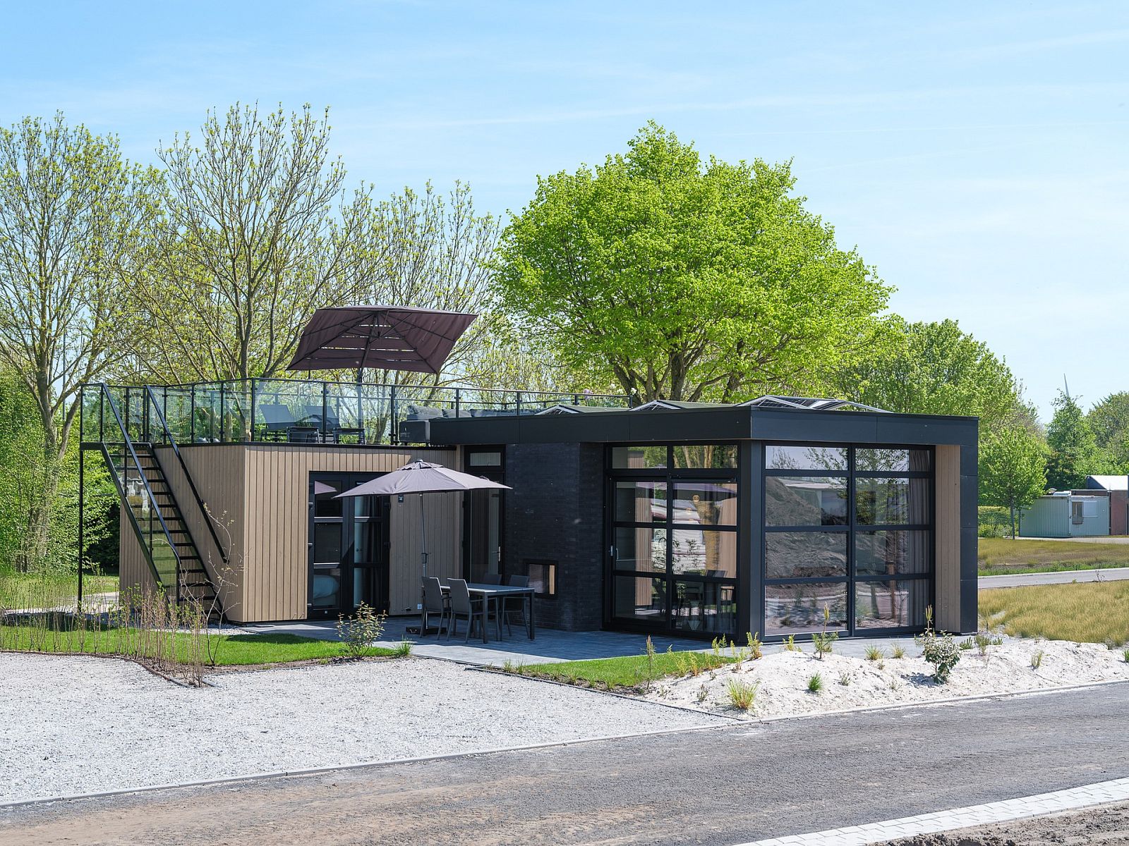 Freistehendes Haus in Workum mit moderner Architektur und groer Veranda, ideales Ferienhaus am IJsselmeer.