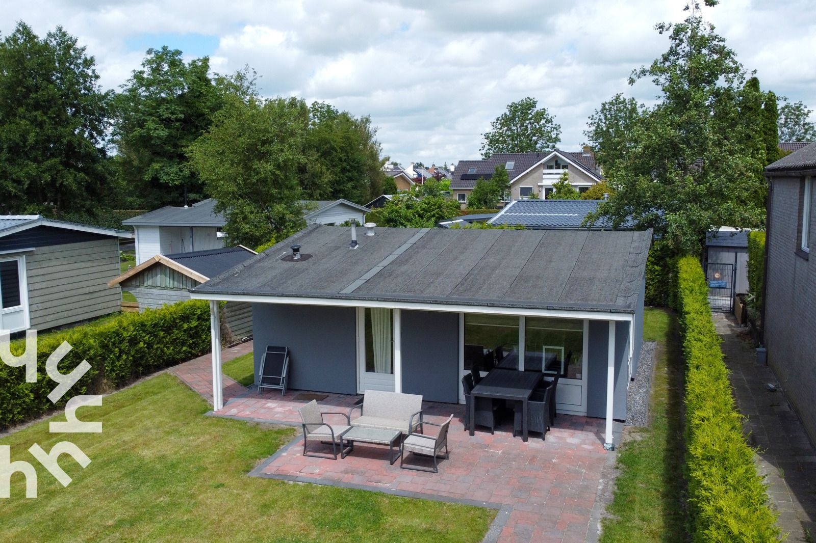 Eetkamer in FR095 vakantiehuis Lemmer, perfect voor gezellige diners aan het IJsselmeer, Friese meren.