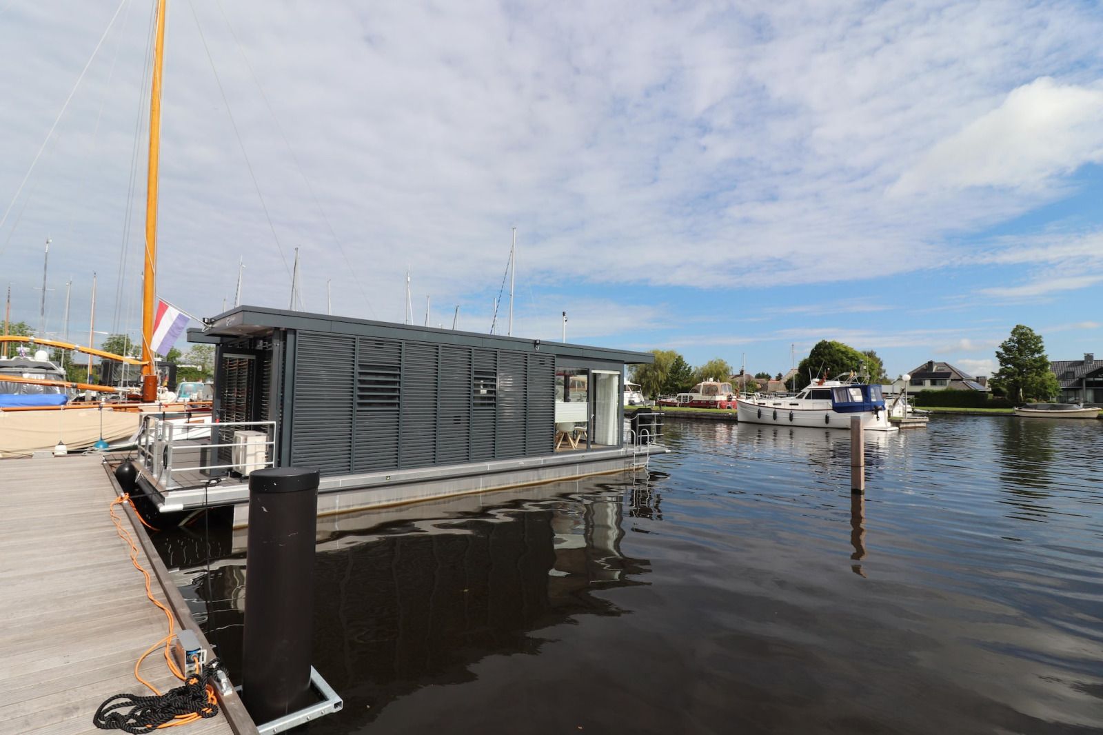 Guest house 060733 - Holiday property IJsselmeer - Houseboat «Refugio»