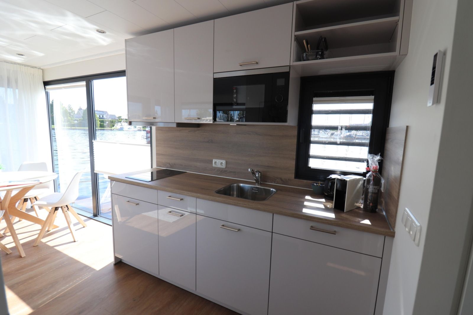 Guest house 060733 - Holiday property IJsselmeer - Houseboat «Refugio»