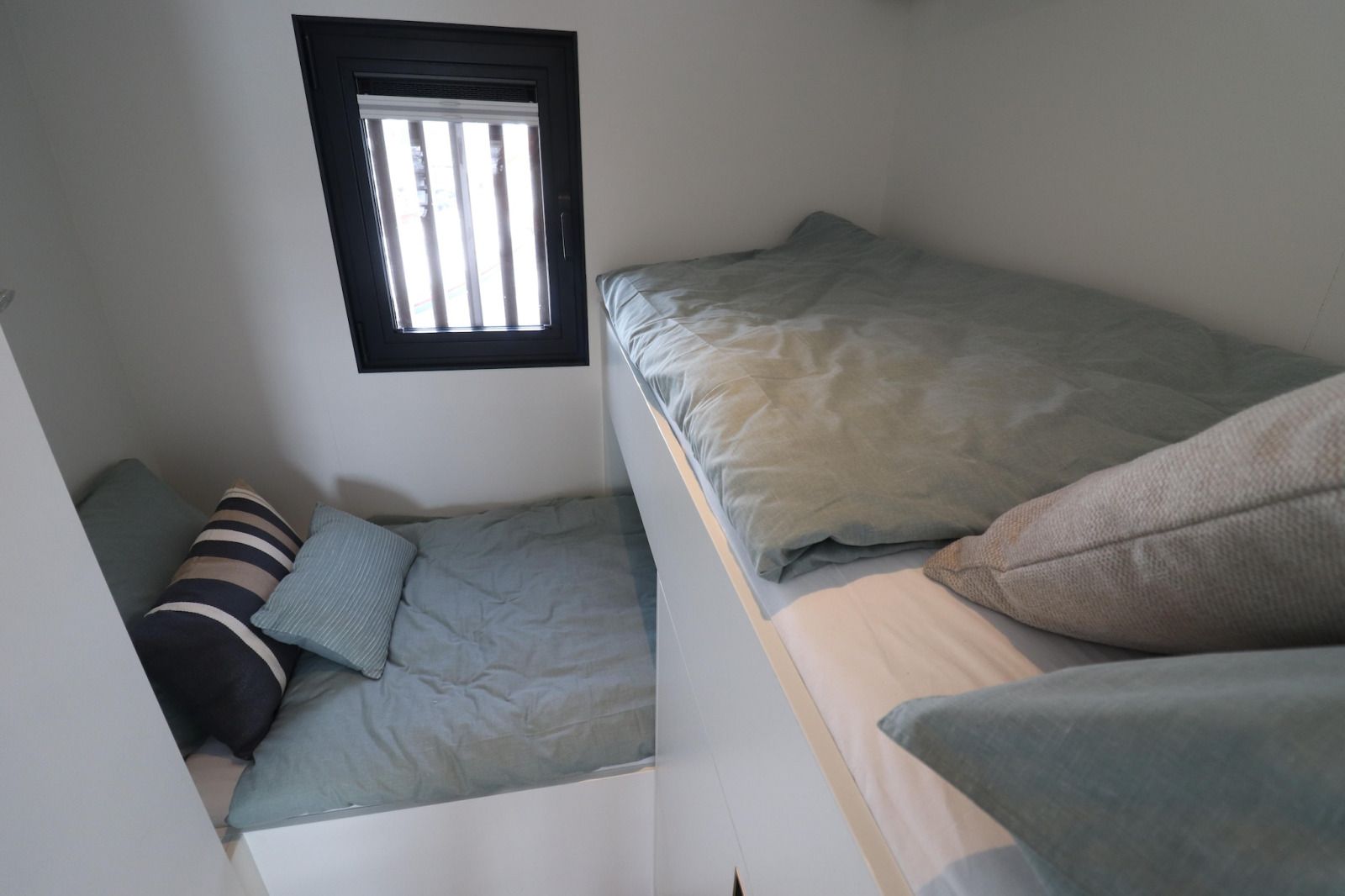 Guest house 060733 - Holiday property IJsselmeer - Houseboat «Refugio»