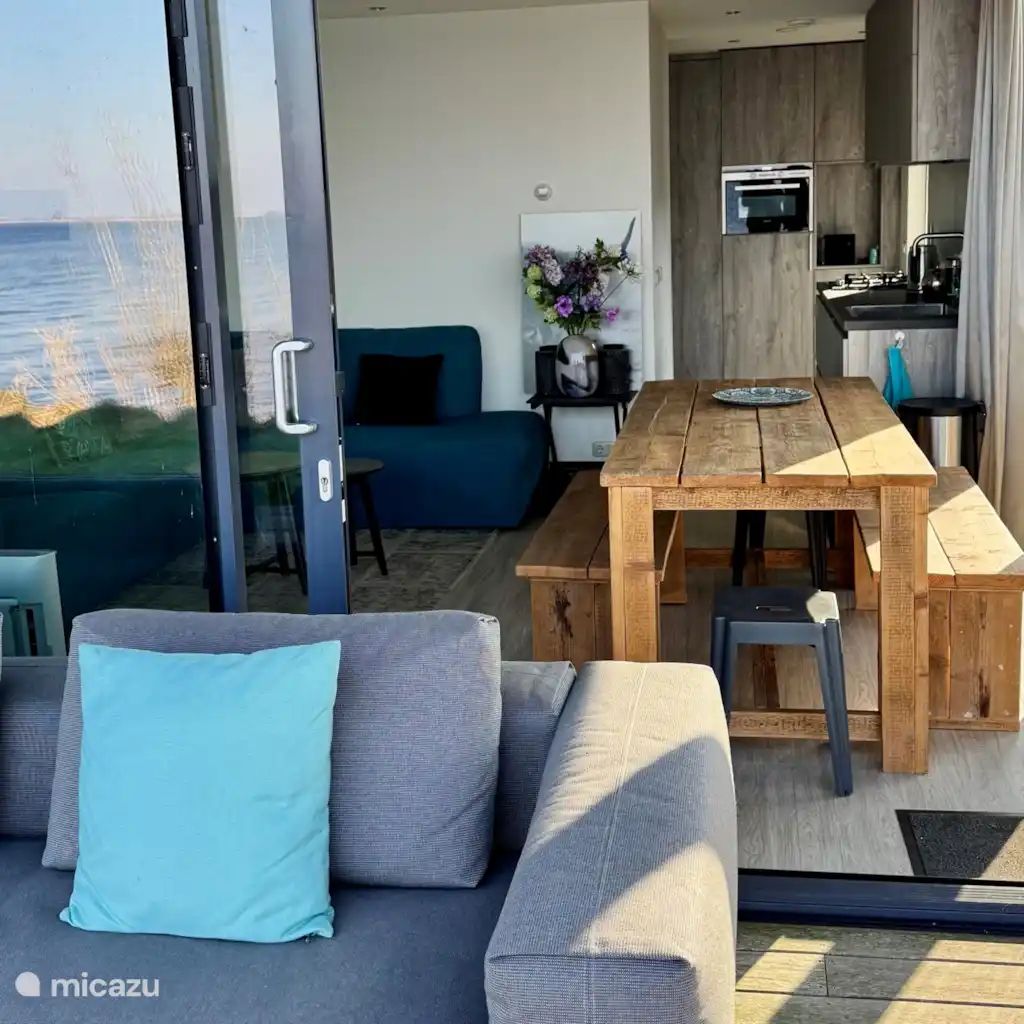 Guest house 080316 - Holiday property  - Lakehouse 1