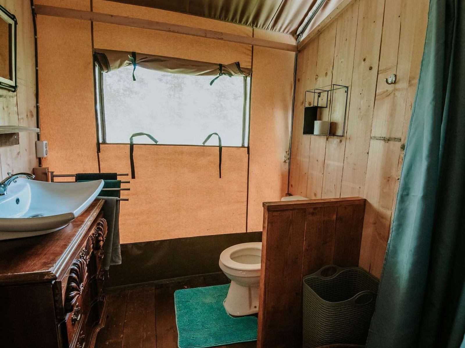 Verblijf 100220 - Vakantiewoning Tjeukemeer - Vakantiehuis Kampari - Luxe Safaritent - Titanic