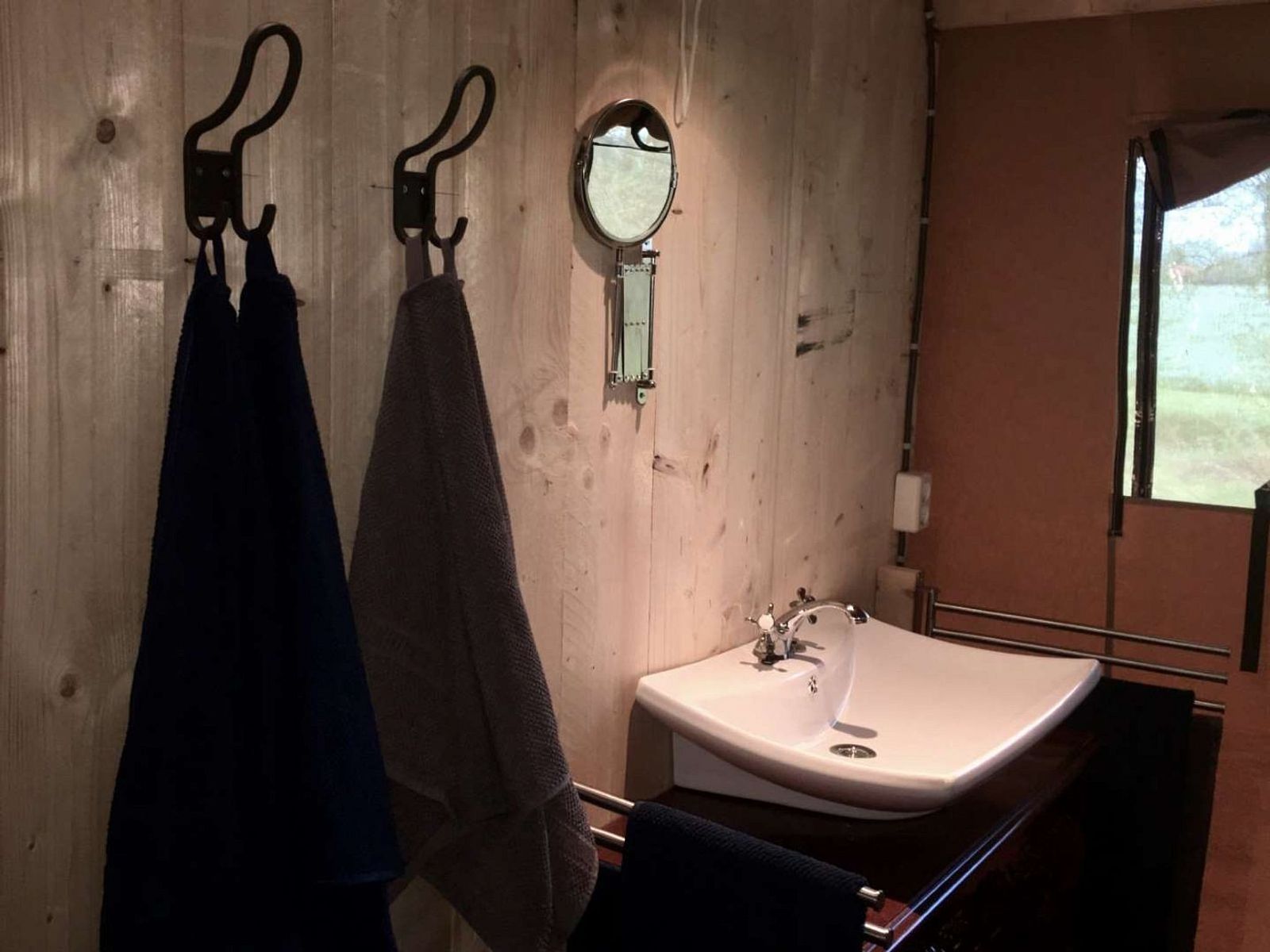 Verblijf 100220 - Vakantiewoning Tjeukemeer - Vakantiehuis Kampari - Luxe Safaritent - Titanic