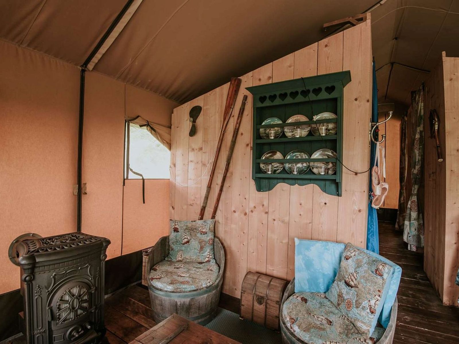 Verblijf 100220 - Vakantiewoning Tjeukemeer - Vakantiehuis Kampari - Luxe Safaritent - Titanic
