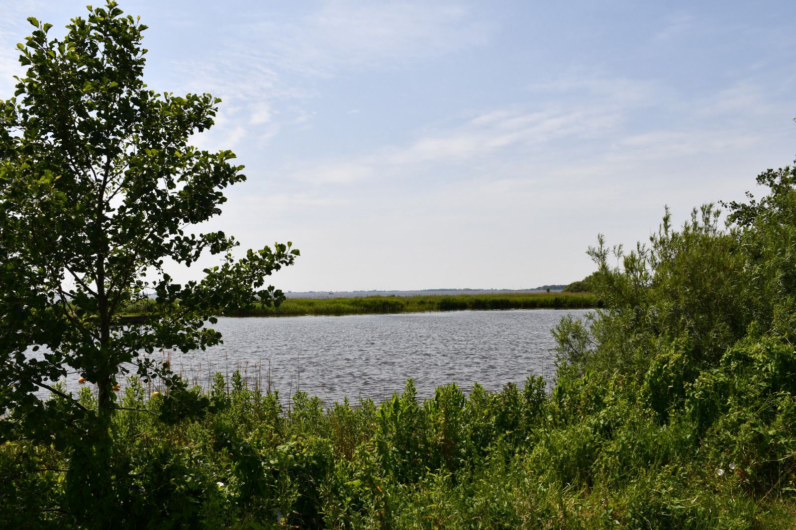 Stijlvolle keuken en eetruimte in vakantiehuis FR199 in Rohel, Friese meren.