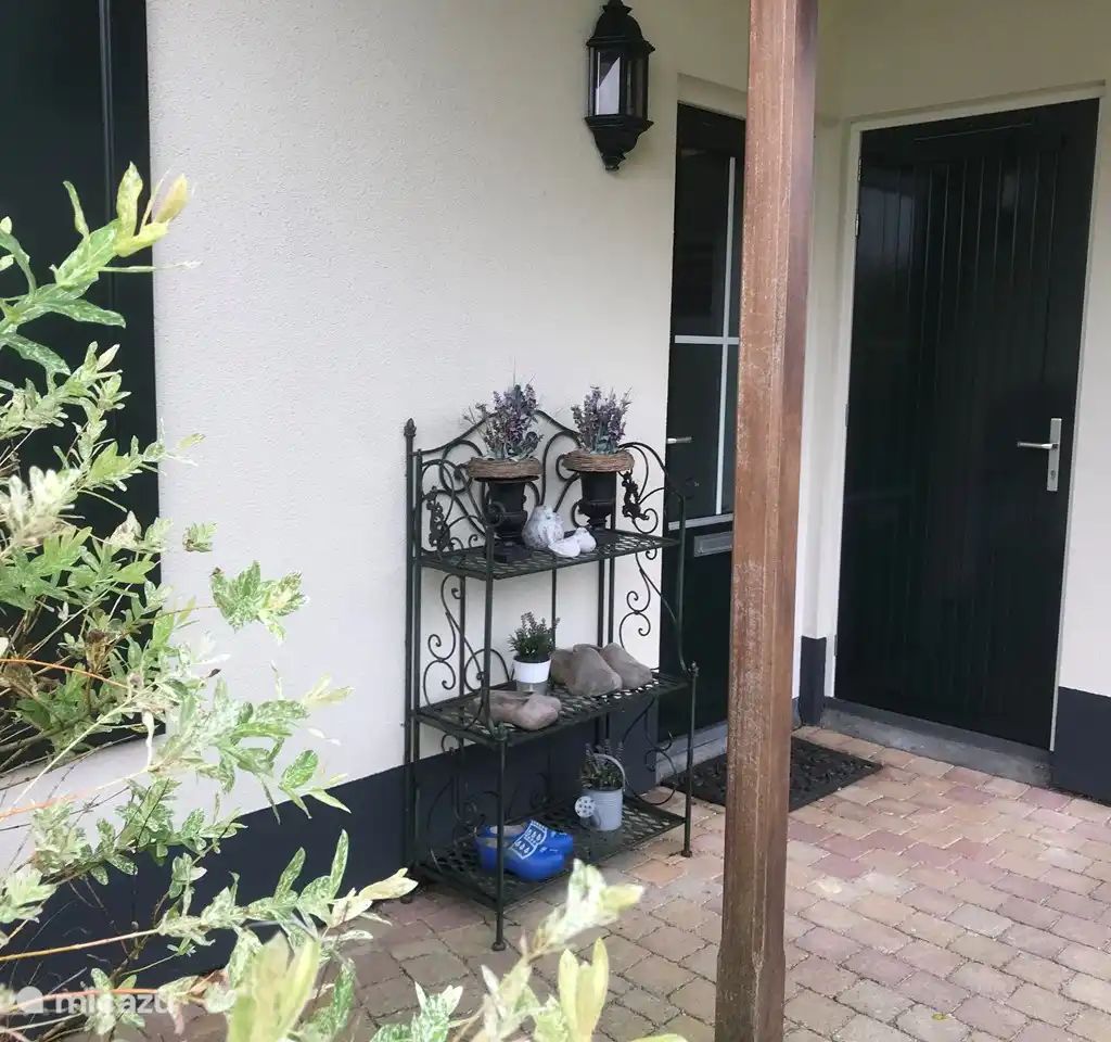 Guest house 110109 - Holiday property  - Wielewaal aan het Water Friesland