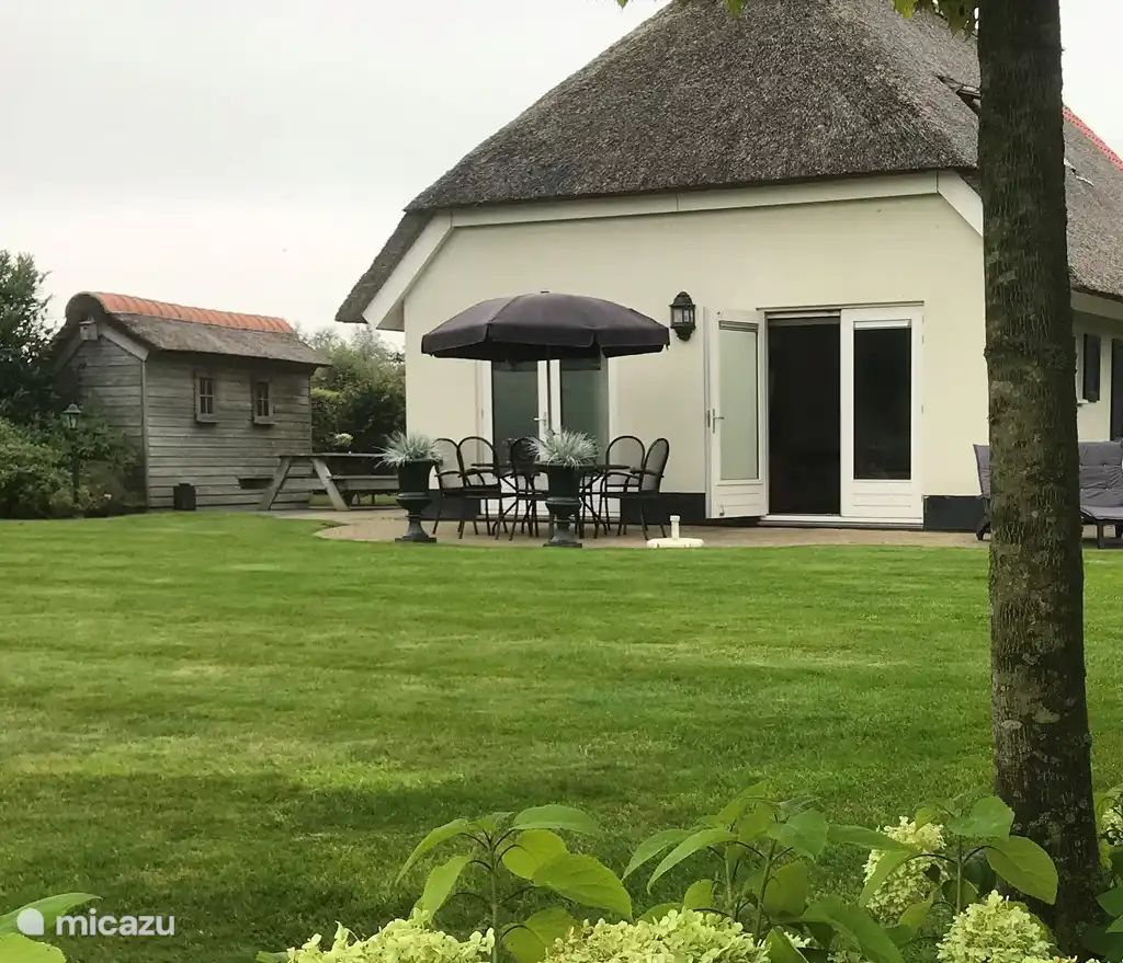 Guest house 110109 - Holiday property  - Wielewaal aan het Water Friesland