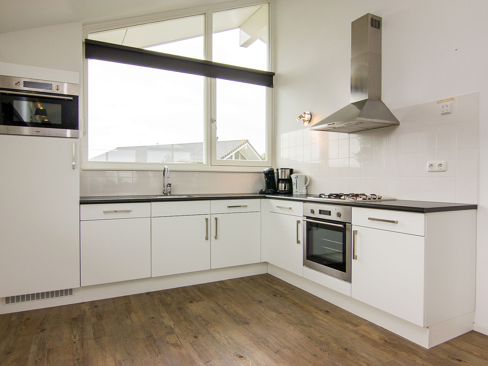 Helles Esszimmer im Ferienhaus Waterpark Sneekermeer, Terherne, Friesische Seen.