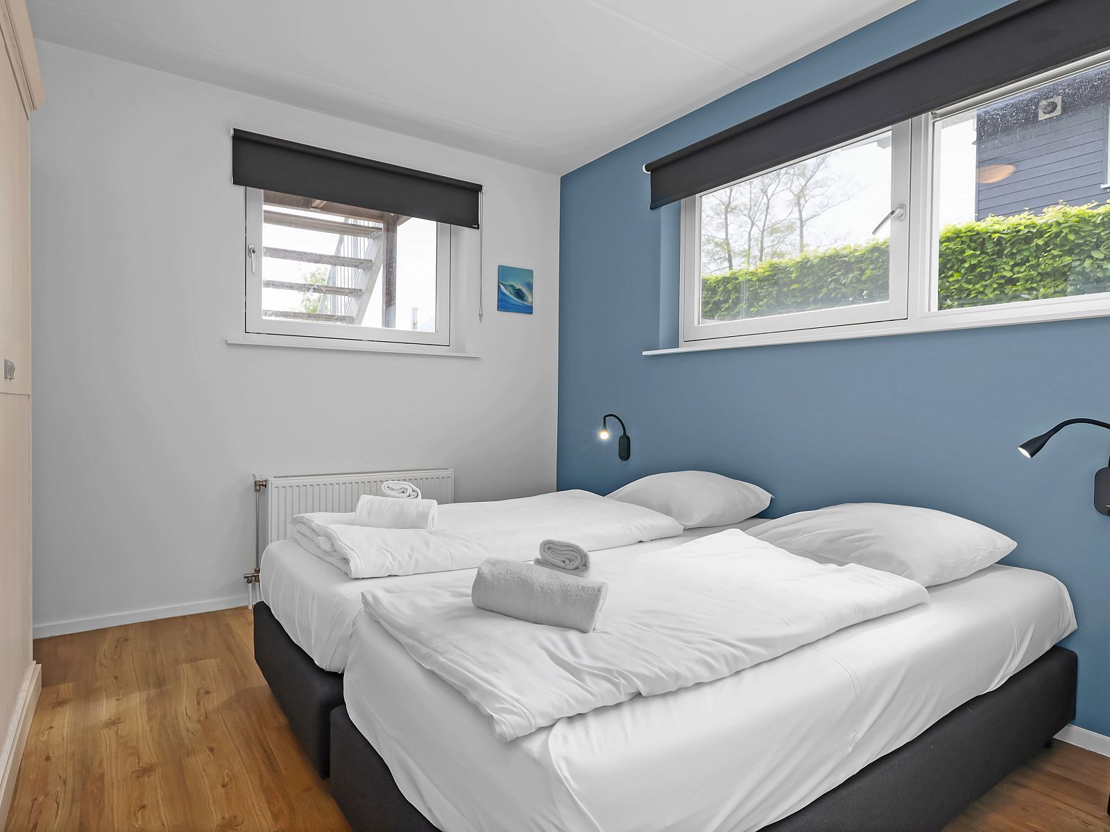 Terrasse mit Sitzgelegenheit im Ferienhaus Waterpark Sneekermeer, Terherne, Friesische Seen.