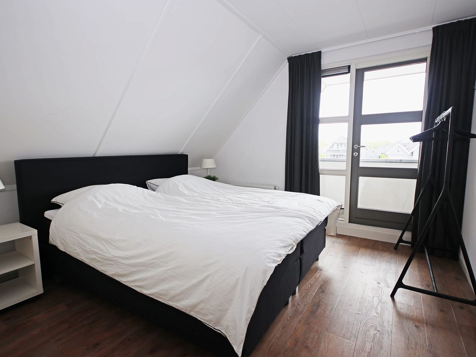 Guest house 120743 - Holiday property Sneekermeer - Villa de Goudplevier - 6 persoons villa met serre