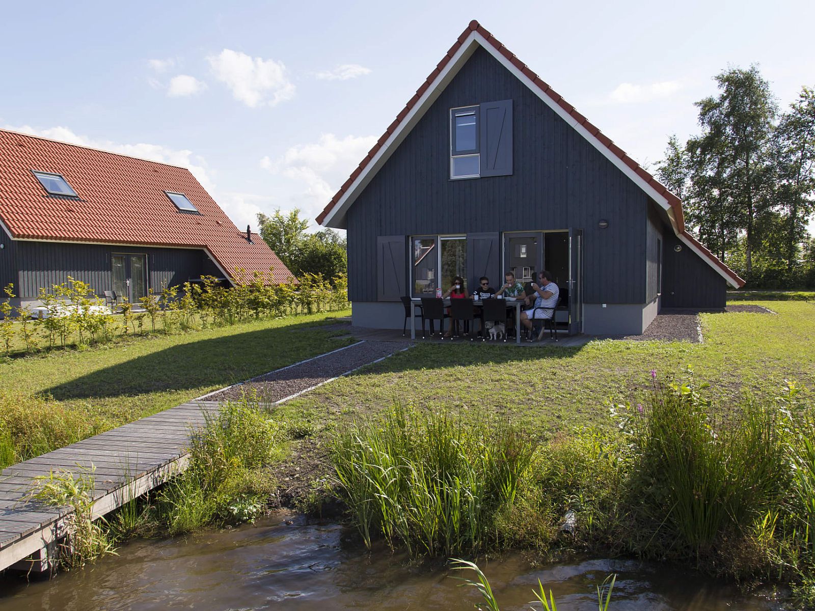 Verblijf 120751 - Vakantiewoning Sneekermeer - 8p. Luxe waterwoning de Zomertaling met sauna