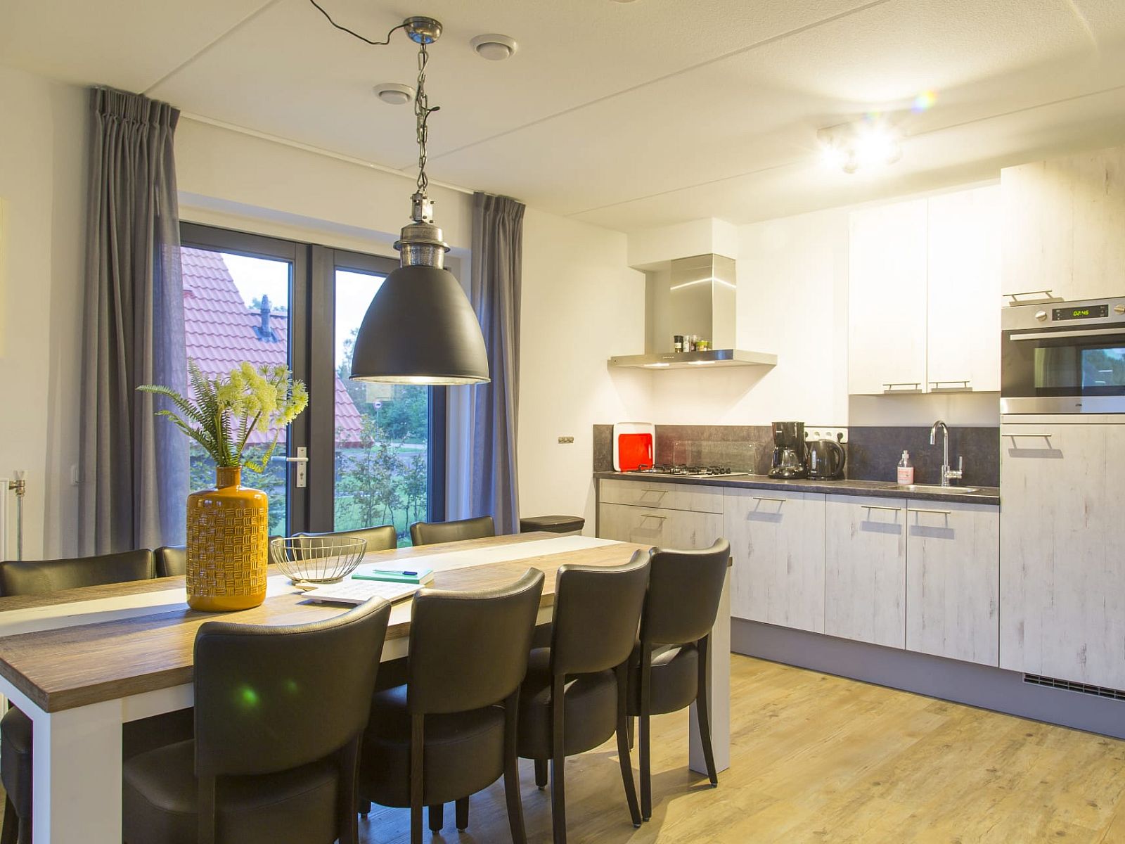 Verblijf 120751 - Vakantiewoning Sneekermeer - 8p. Luxe waterwoning de Zomertaling met sauna