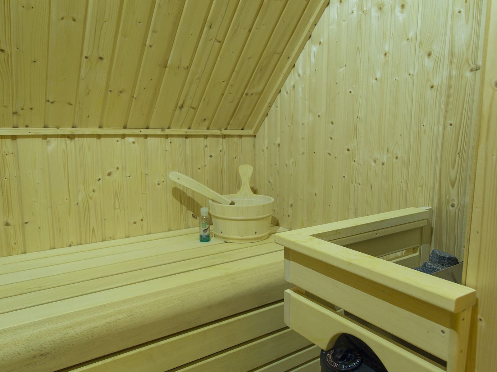 Verblijf 120751 - Vakantiewoning Sneekermeer - 8p. Luxe waterwoning de Zomertaling met sauna