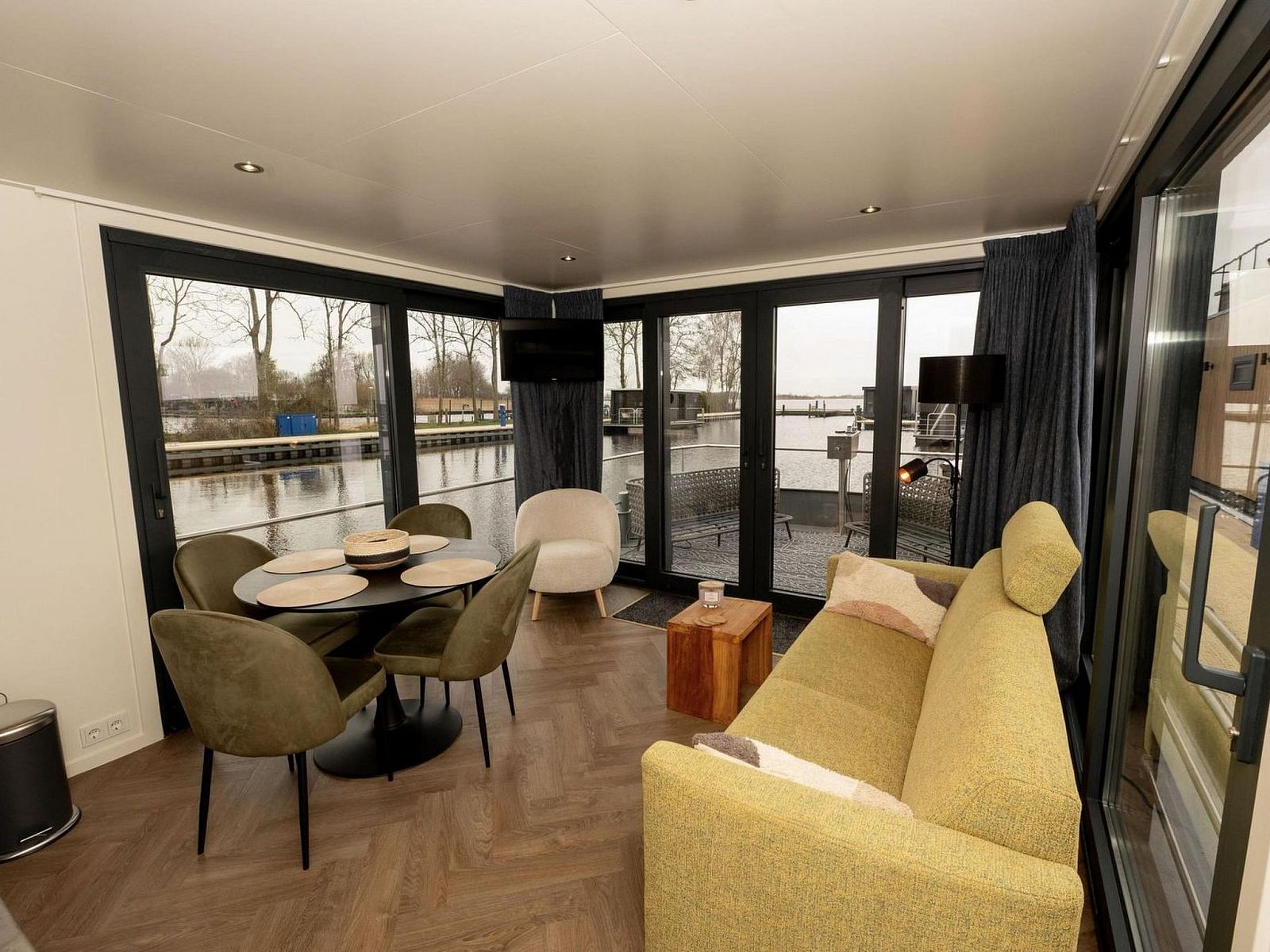 Guest house 120753 - Holiday property Sneekermeer - Vakantiehuis Boatique Sneek
