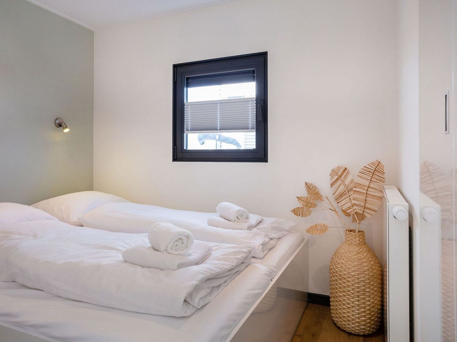 Guest house 120763 - Holiday property Sneekermeer - Vakantiehuis HouseBoat MeerRand