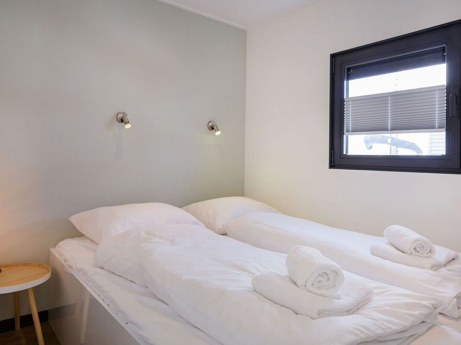 Guest house 120763 - Holiday property Sneekermeer - Vakantiehuis HouseBoat MeerRand