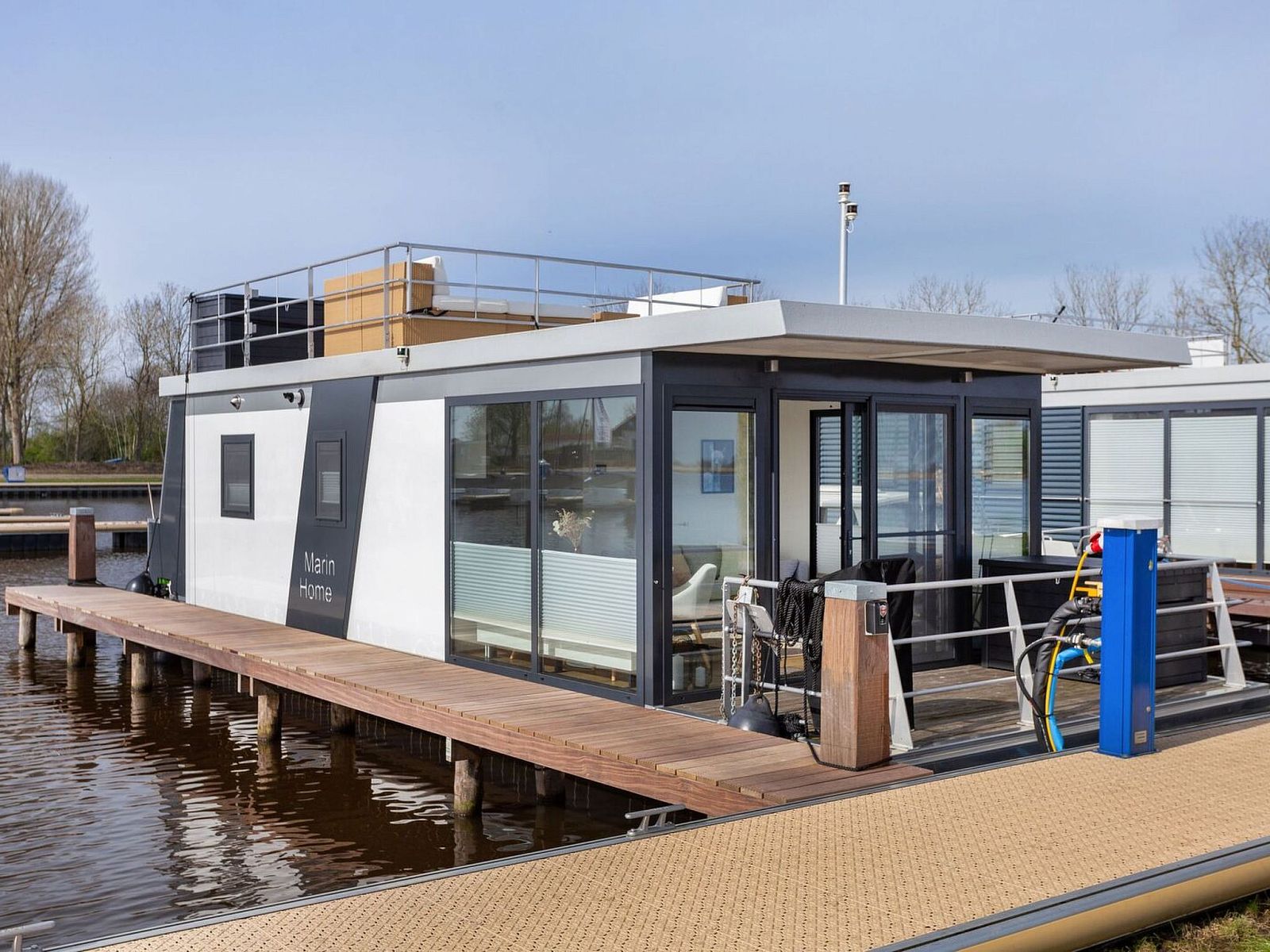 Guest house 120763 - Holiday property Sneekermeer - Vakantiehuis HouseBoat MeerRand