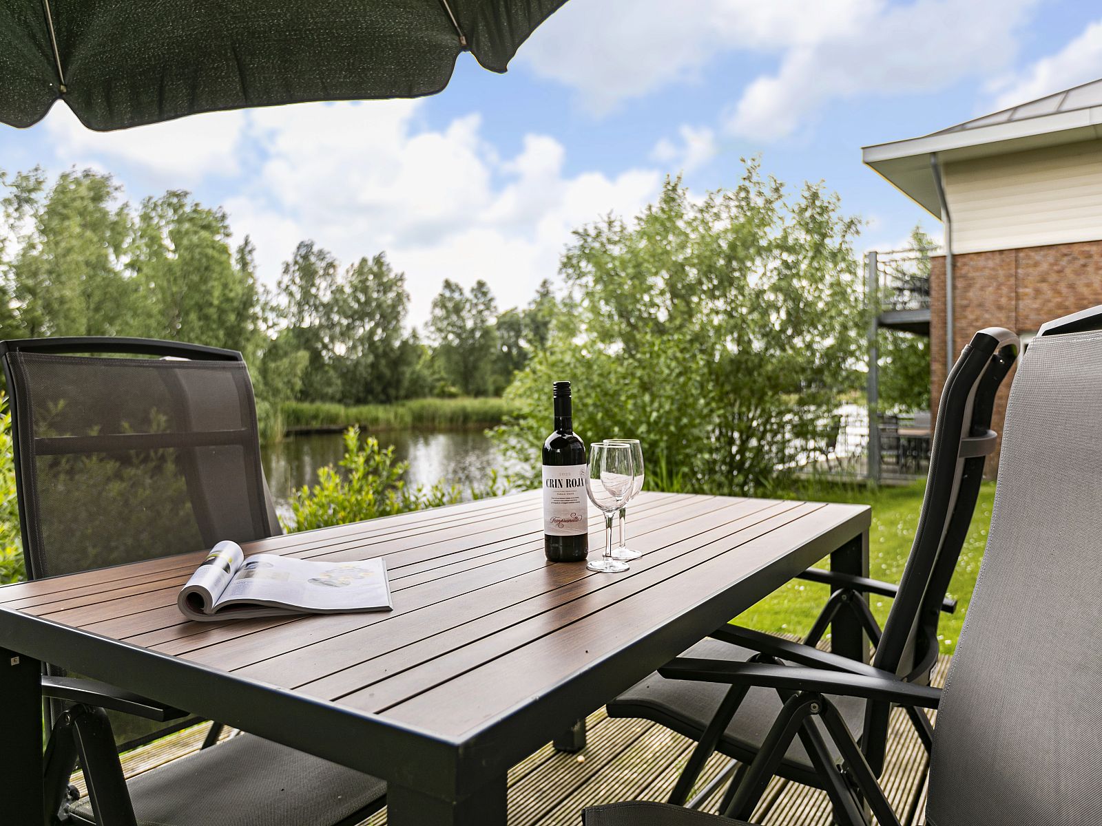 Guest house 1605196 - Bungalow Lauwersmeer - Esonstad | 4-persoons woning - Waterwoning | 4L2