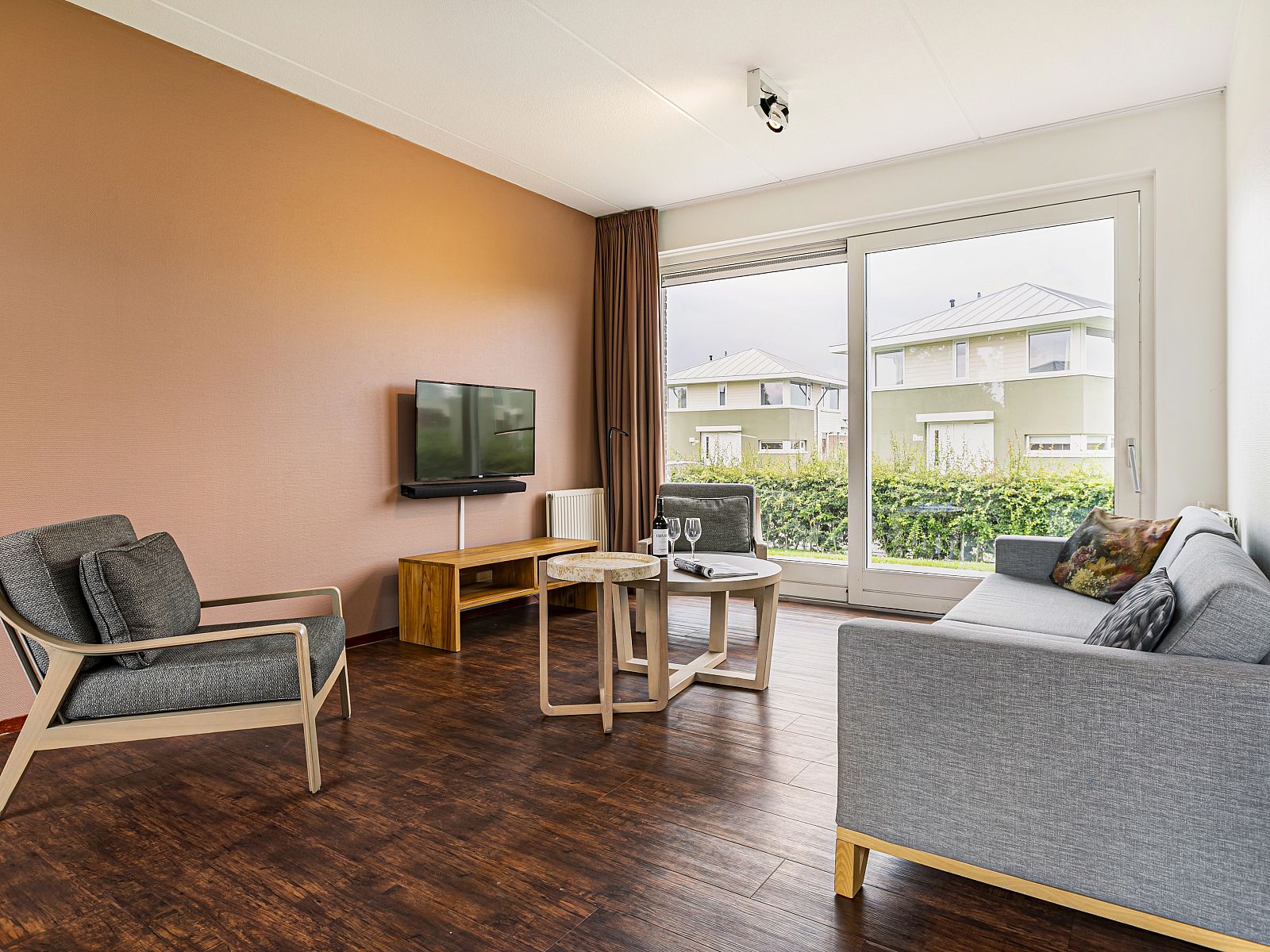 Guest house 1605196 - Bungalow Lauwersmeer - Esonstad | 4-persoons woning - Waterwoning | 4L2