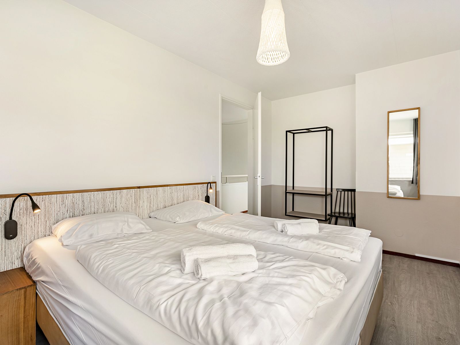 Guest house 1605196 - Bungalow Lauwersmeer - Esonstad | 4-persoons woning - Waterwoning | 4L2