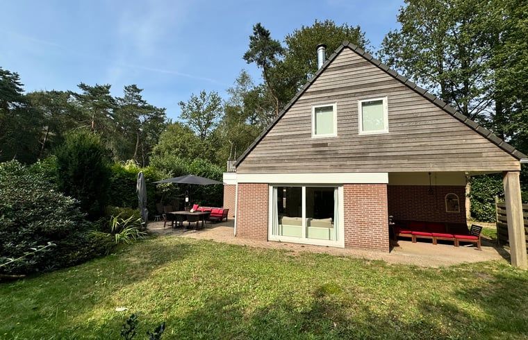Gezellige buitenruimte bij Vakantiehuis in Spier, ideaal voor ontspanning in de natuur van Drenthe.