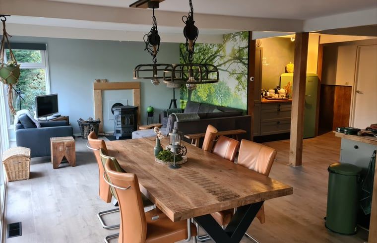 Entrance to Holiday cottage in Gasselte, Central Drenthe, with natural surroundings and spacious outdoor space.