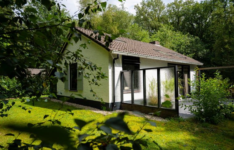 Side view of cottage in Gasselte, nestled in the nature of Middle Drenthe.