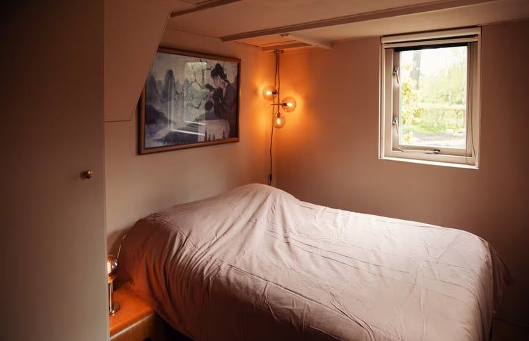 Knusse slaapkamer in Vakantiehuisje in Hooghalen, comfortabele nachtrust in Midden Drenthe, Drenthe.