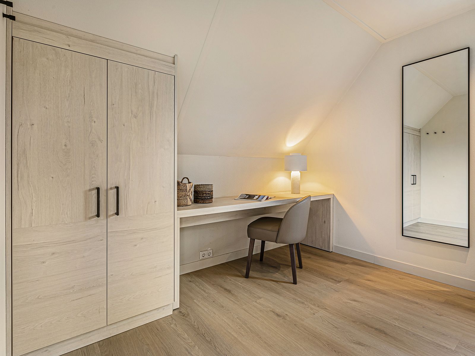 Verblijf 1732109 - Bungalow Midden Drenthe - Hof van Saksen | 10-persoons Wellness Lake view boerderij | 