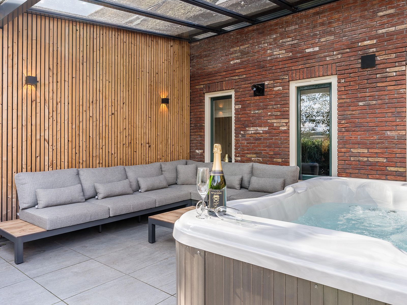 Verblijf 173281 - Bungalow Midden Drenthe - Hof van Saksen | 6-persoons Wellnessboerderij | 6LW