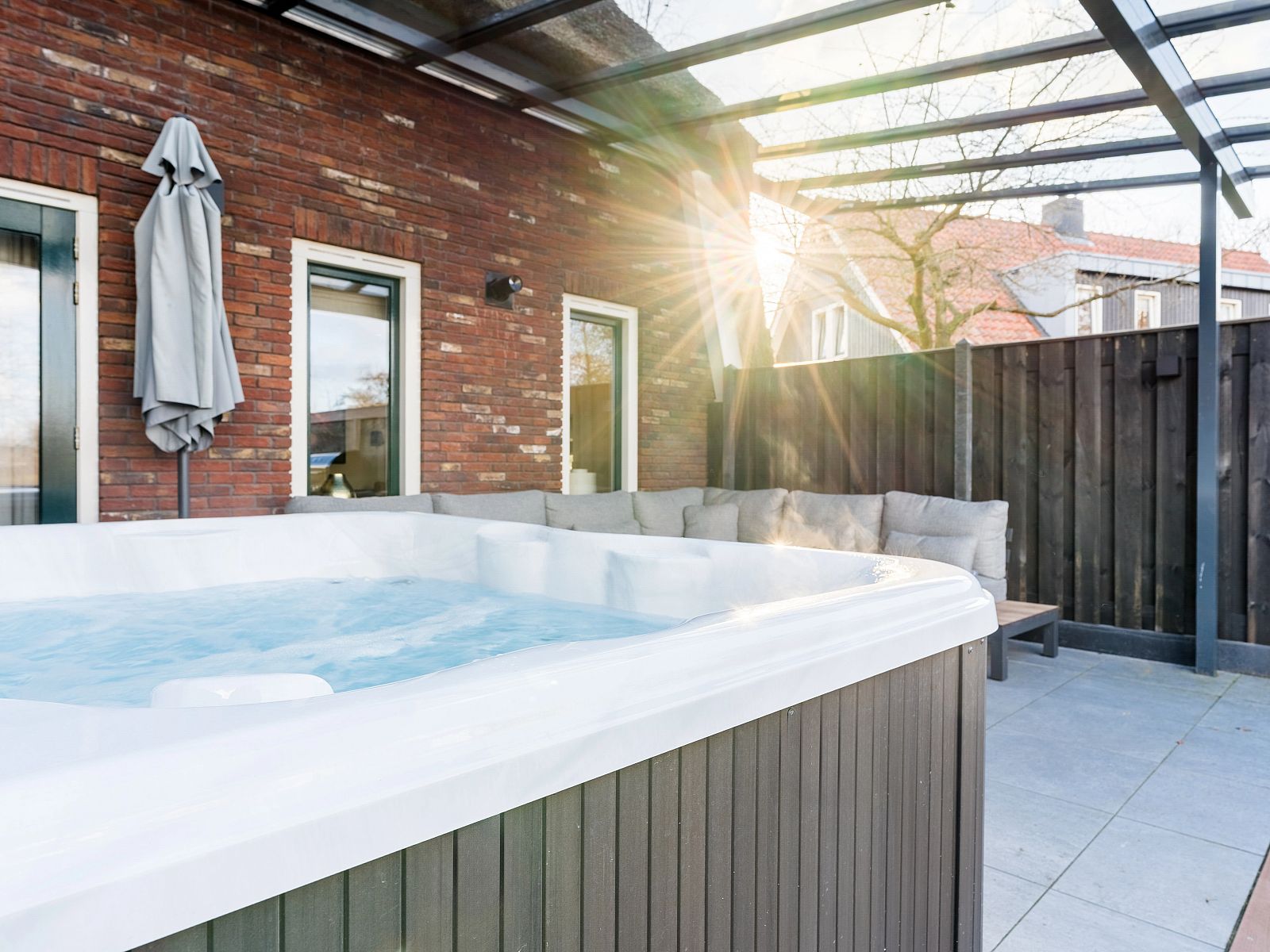 Verblijf 173287 - Bungalow Midden Drenthe - Hof van Saksen | 6-persoons Wellness Waterfront boerderij | 