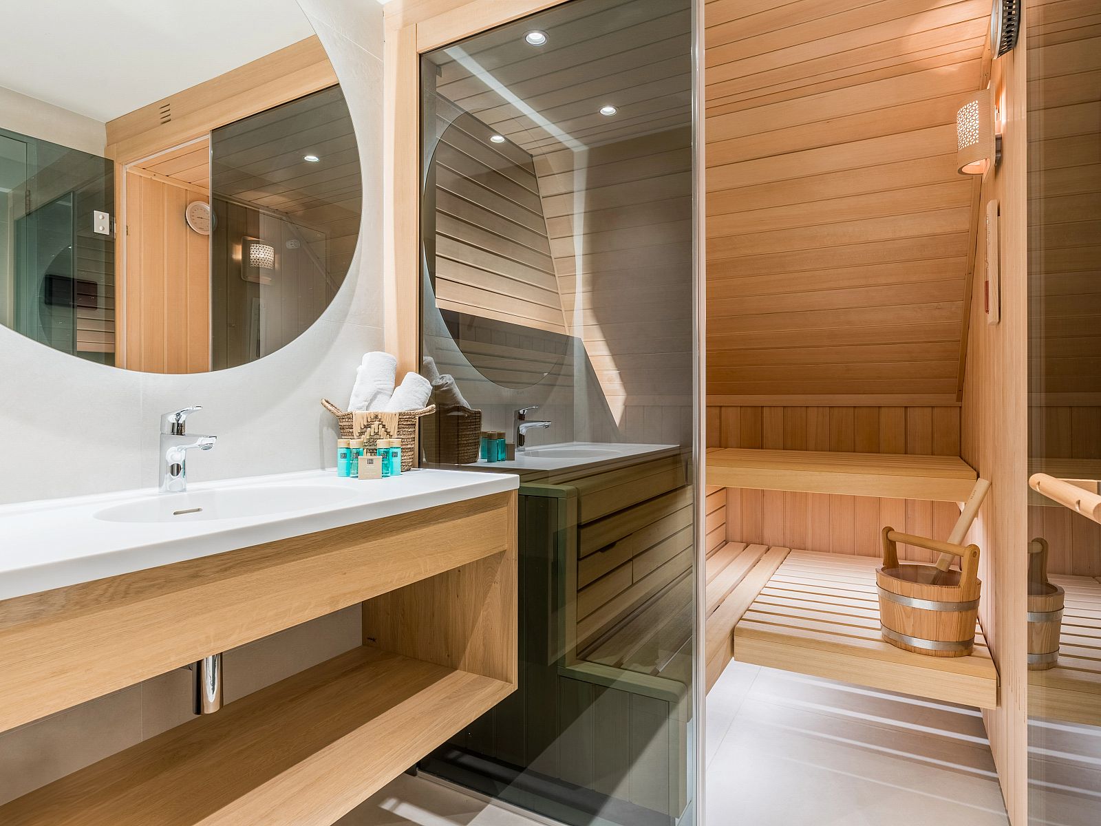 Verblijf 173287 - Bungalow Midden Drenthe - Hof van Saksen | 6-persoons Wellness Waterfront boerderij | 